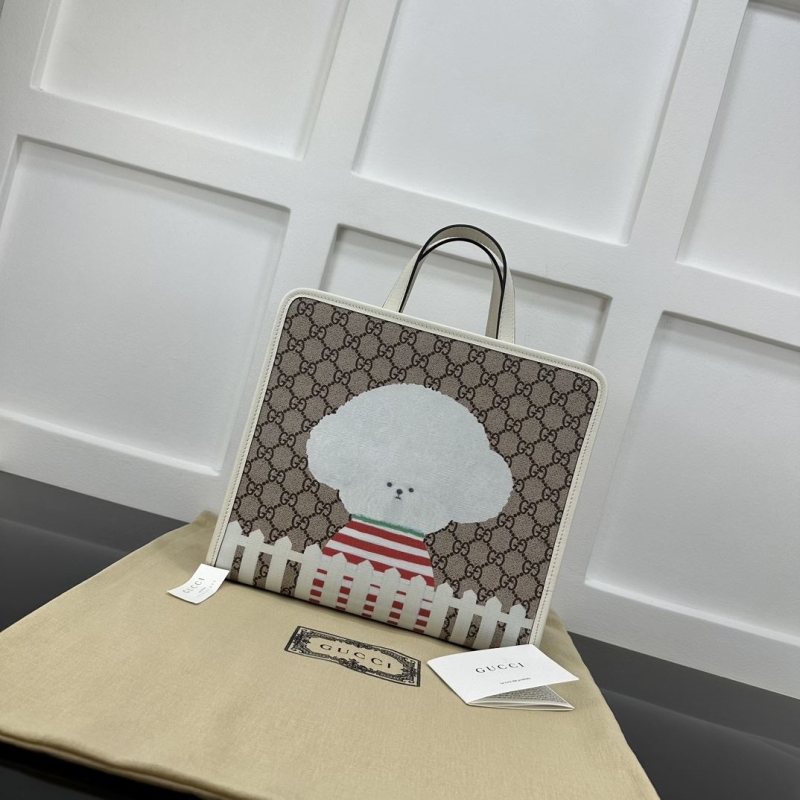G*u*i shopping bags